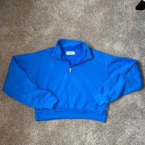 TNA Aritzia Medium Blue Crop Crew